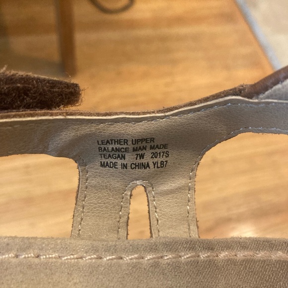 Earth Origins Teagan Tricolor sz 7 - Picture 2 of 3